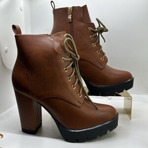 Brown fashion boots, 🆕NIB!!